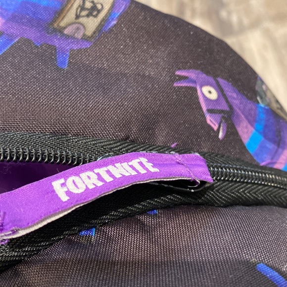 Fortnite backpack GUC - Picture 8 of 9